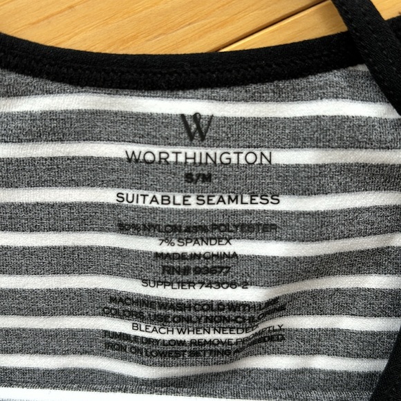 Women’s black and white striped camisole in size s/m. - Picture 2 of 3